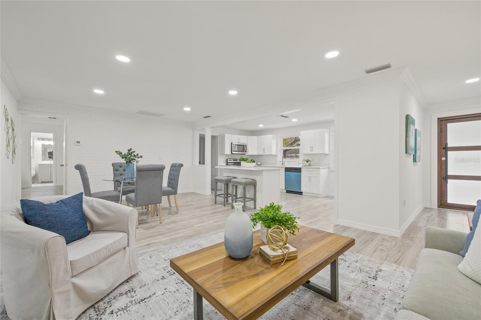 2255 S LAGOON CIR, CLEARWATER, FL, 33765
