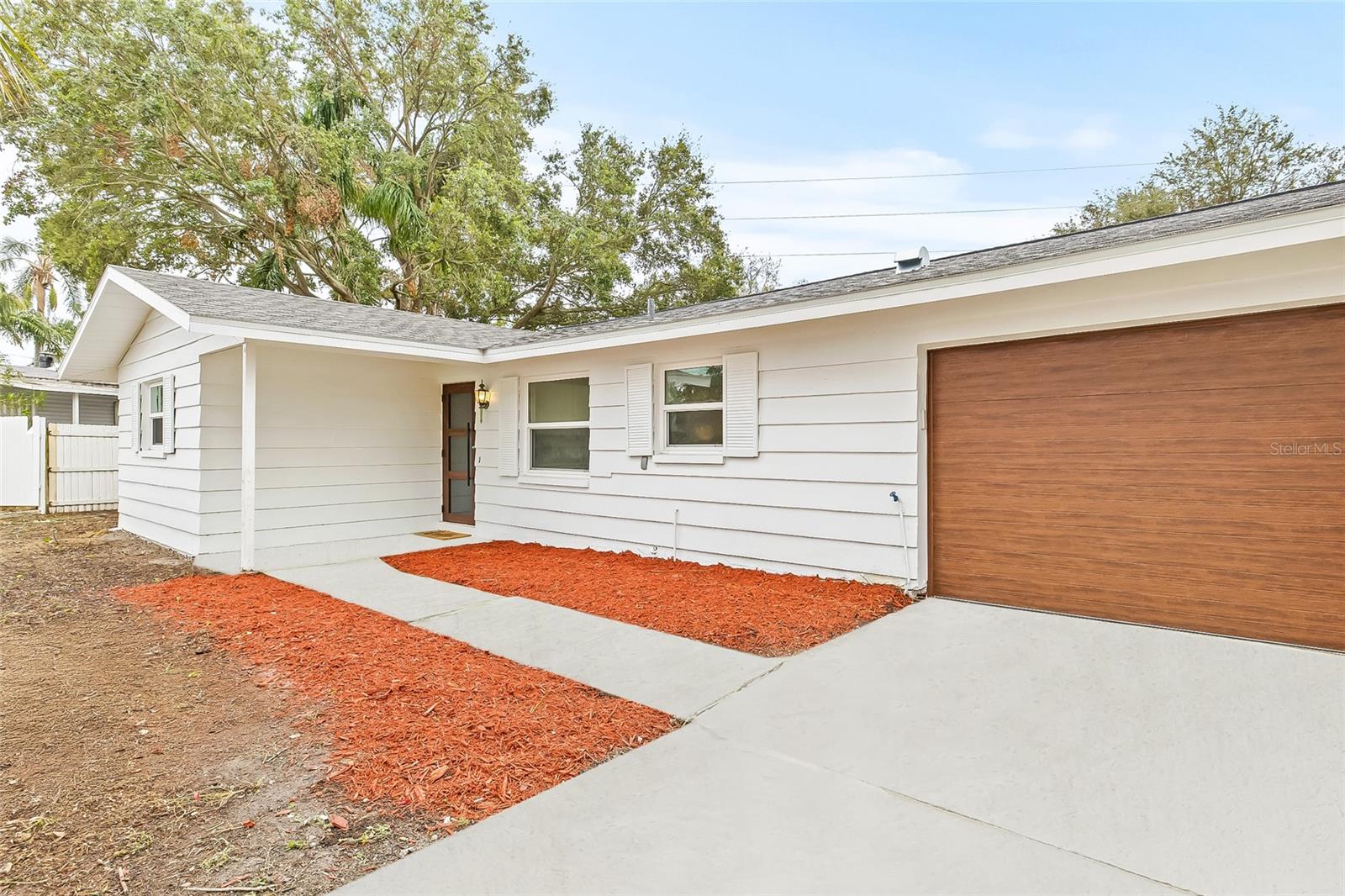 2255 S LAGOON CIR, CLEARWATER, FL, 33765