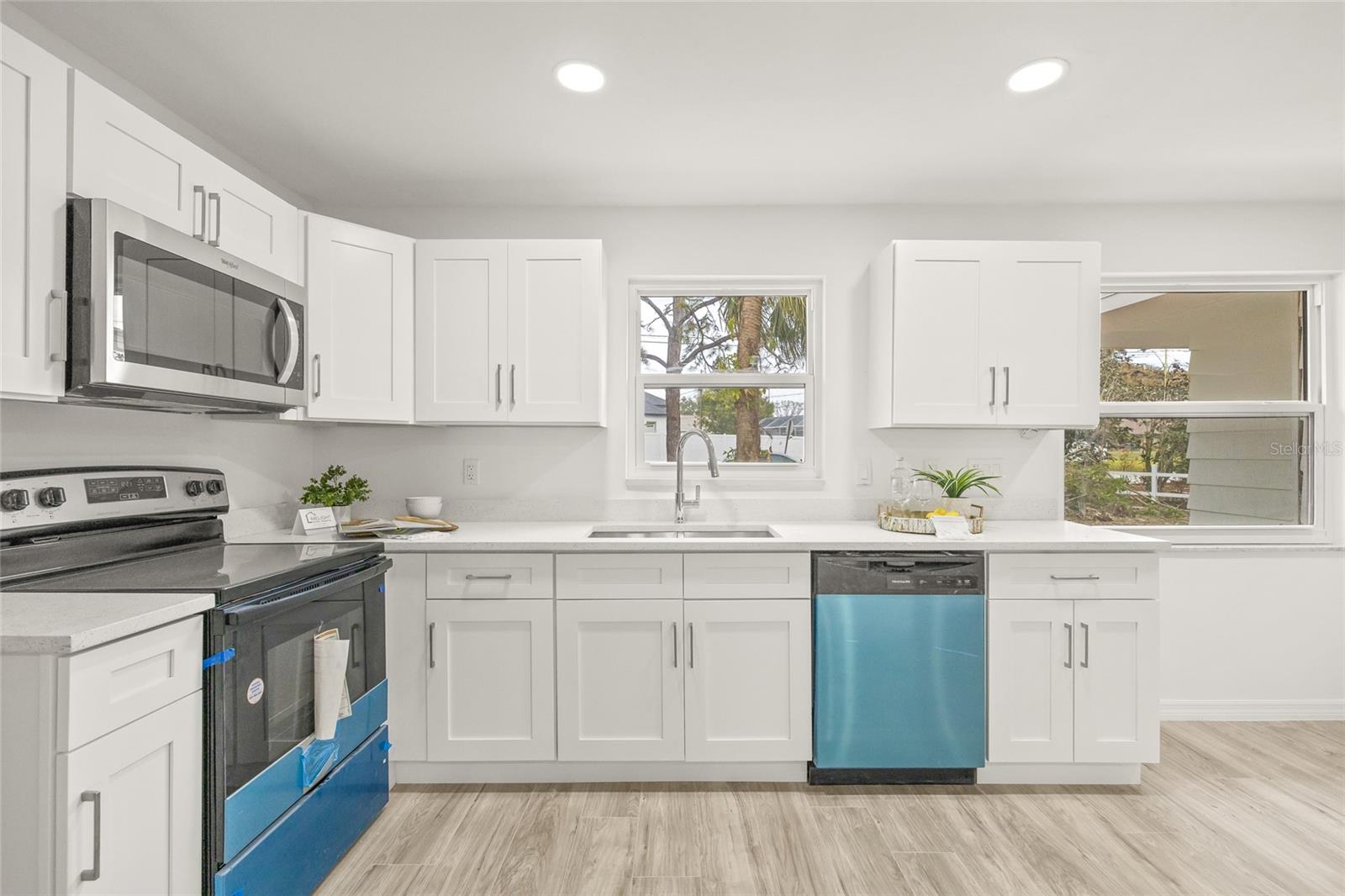 2255 S LAGOON CIR, CLEARWATER, FL, 33765