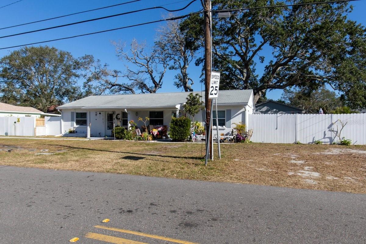 10819 NAVAJO DR, ST PETERSBURG, FL, 33708