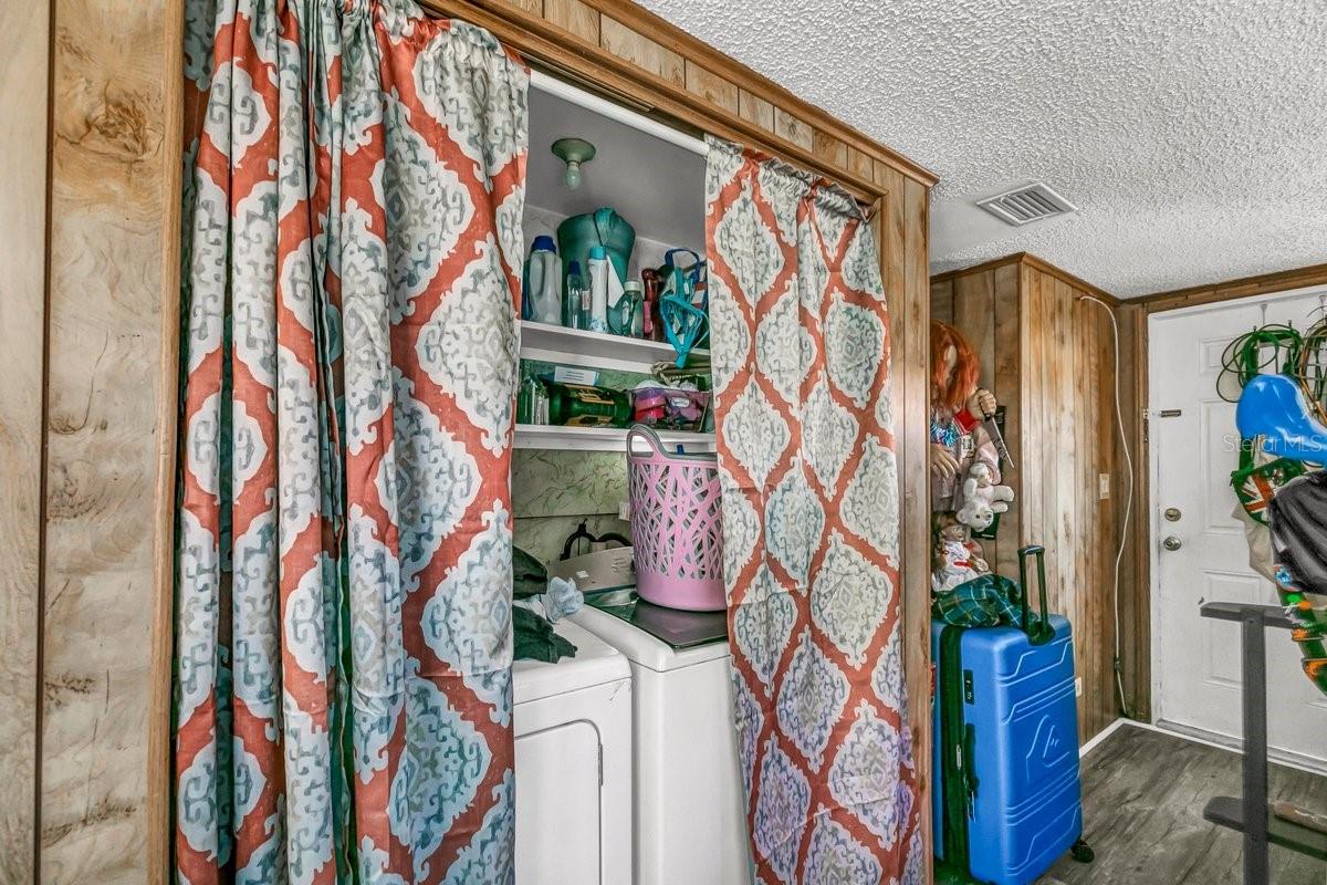 10819 NAVAJO DR, ST PETERSBURG, FL, 33708