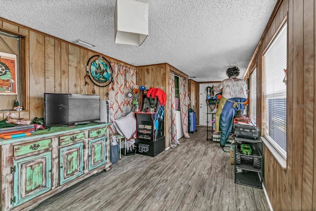 10819 NAVAJO DR, ST PETERSBURG, FL, 33708