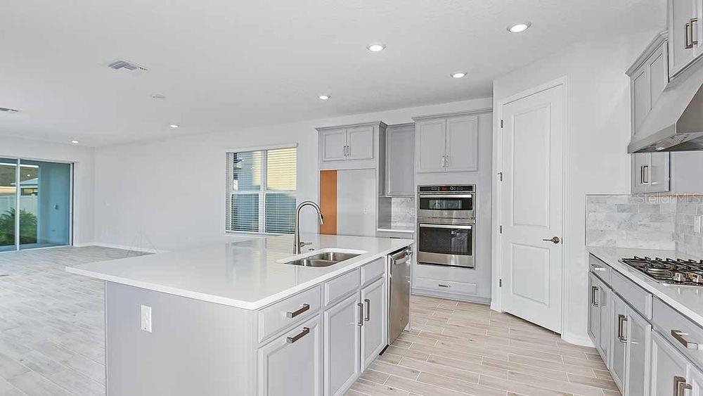 1912 LONGLINER LOOP, WESLEY CHAPEL, FL, 33543