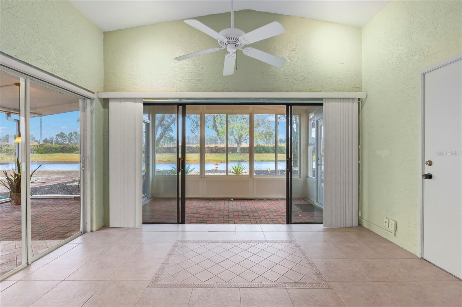 217 LINGER LN, SUN CITY CENTER, FL, 33573