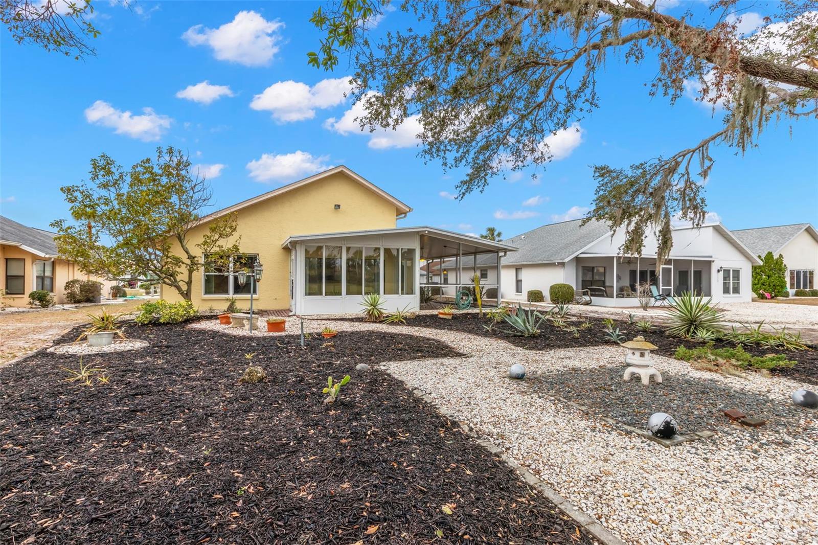 217 LINGER LN, SUN CITY CENTER, FL, 33573