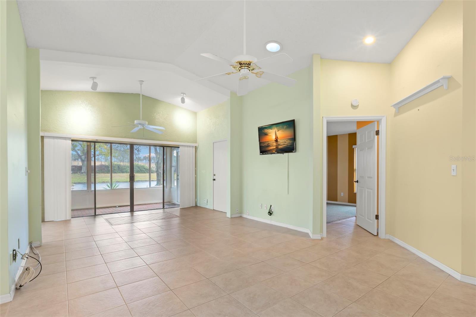 217 LINGER LN, SUN CITY CENTER, FL, 33573