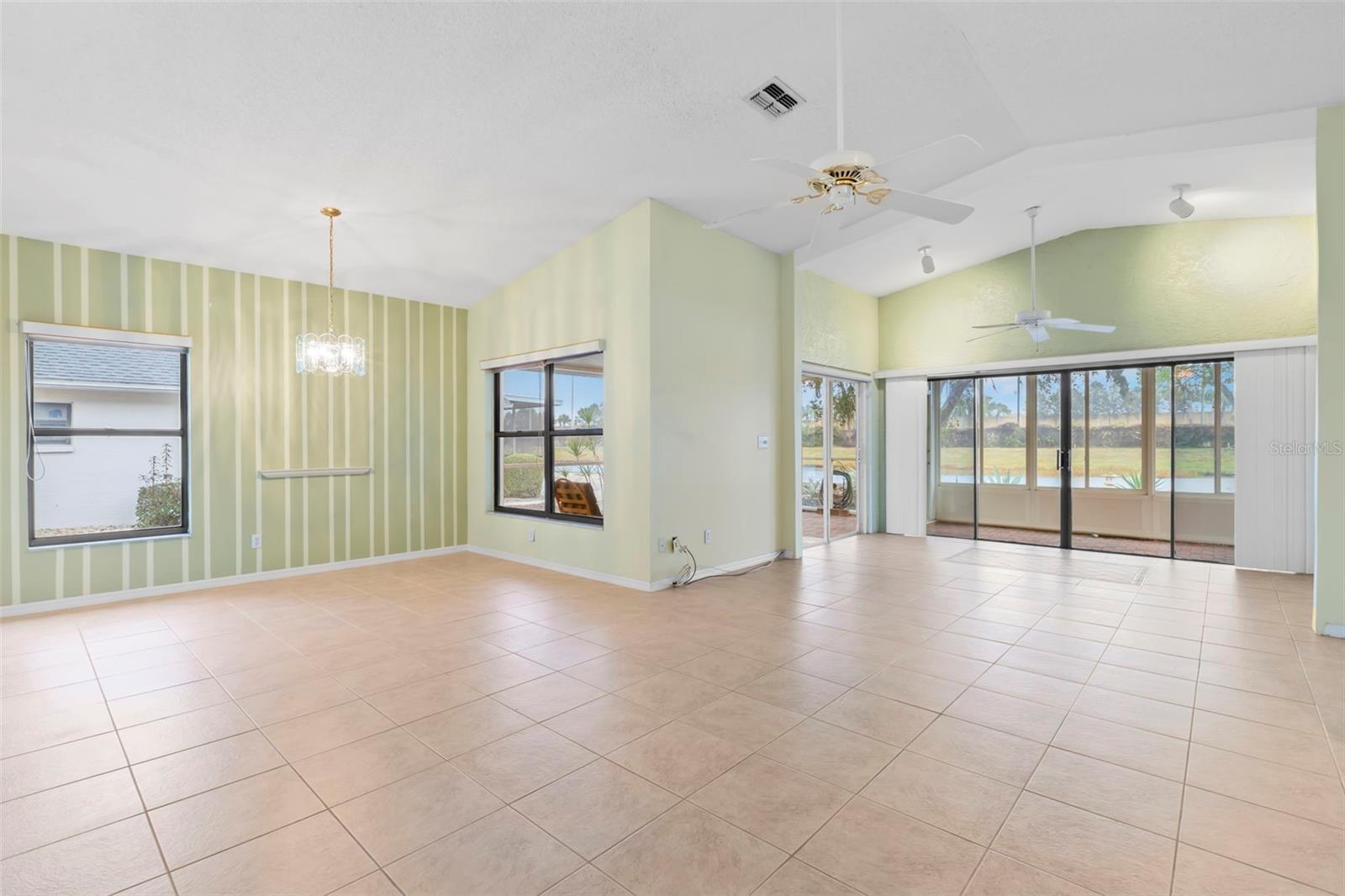 217 LINGER LN, SUN CITY CENTER, FL, 33573