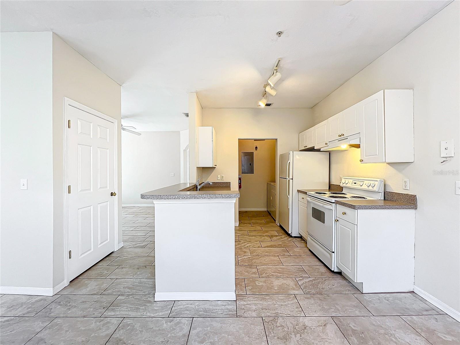 832 GRAND REGENCY PT #102, ALTAMONTE SPRINGS, FL, 32714