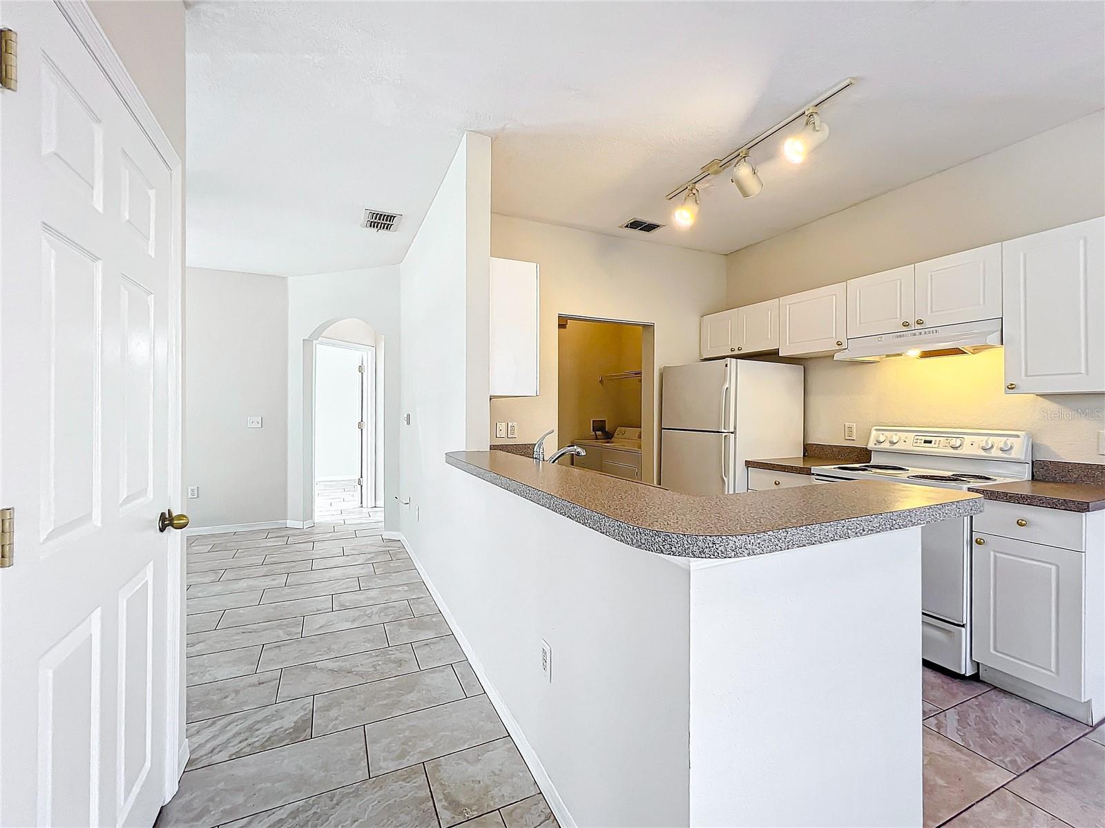 832 GRAND REGENCY PT #102, ALTAMONTE SPRINGS, FL, 32714