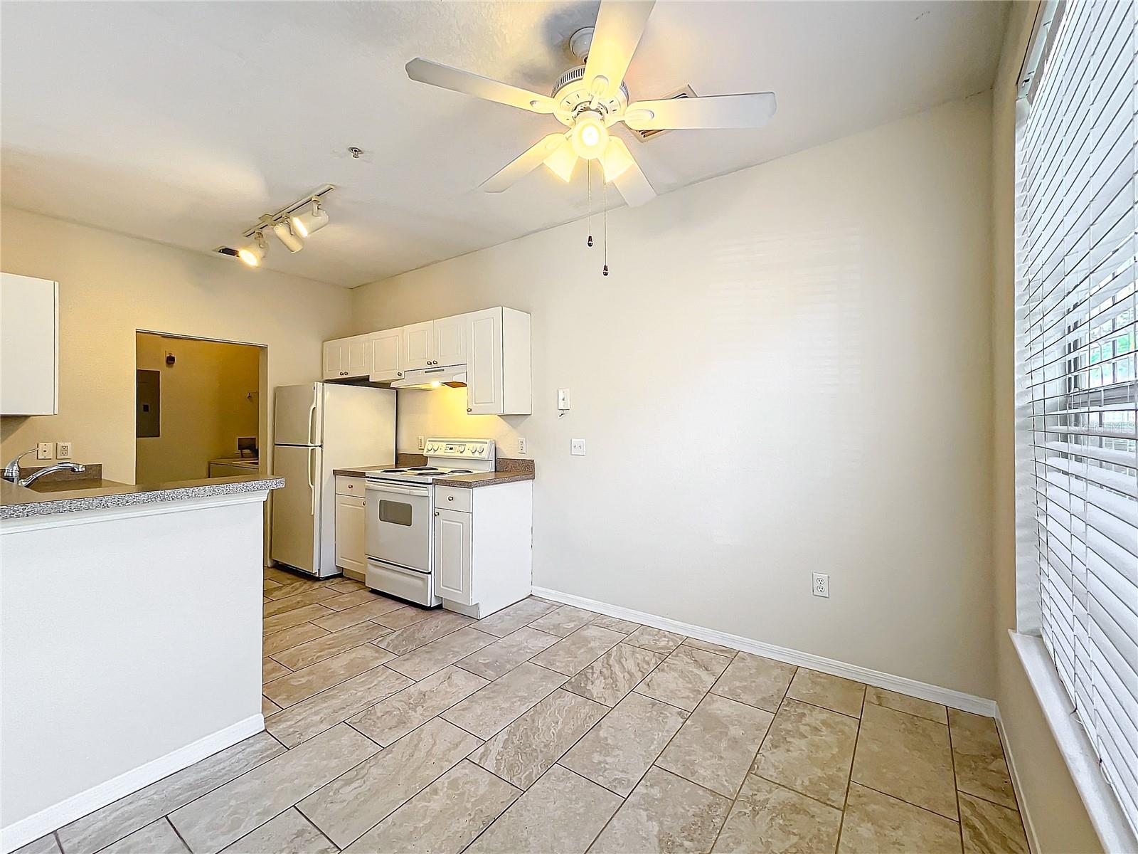 832 GRAND REGENCY PT #102, ALTAMONTE SPRINGS, FL, 32714