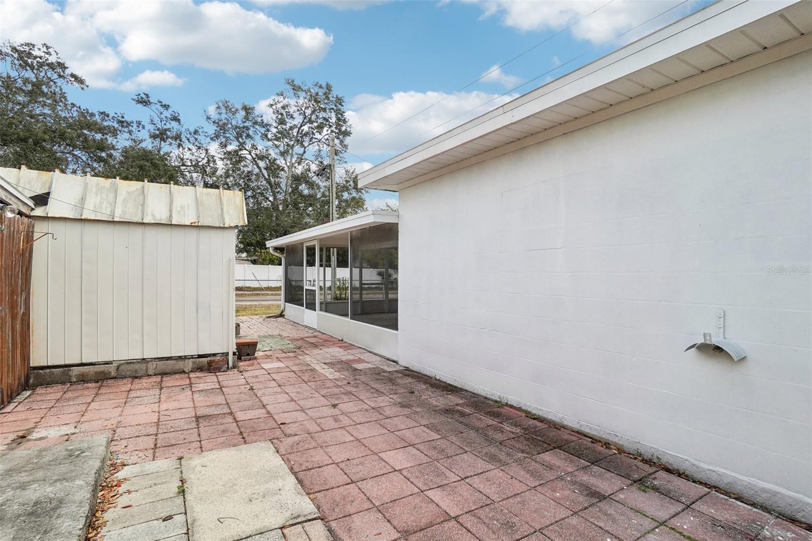 1424 E BOUGAINVILLEA AVE, TAMPA, FL, 33612