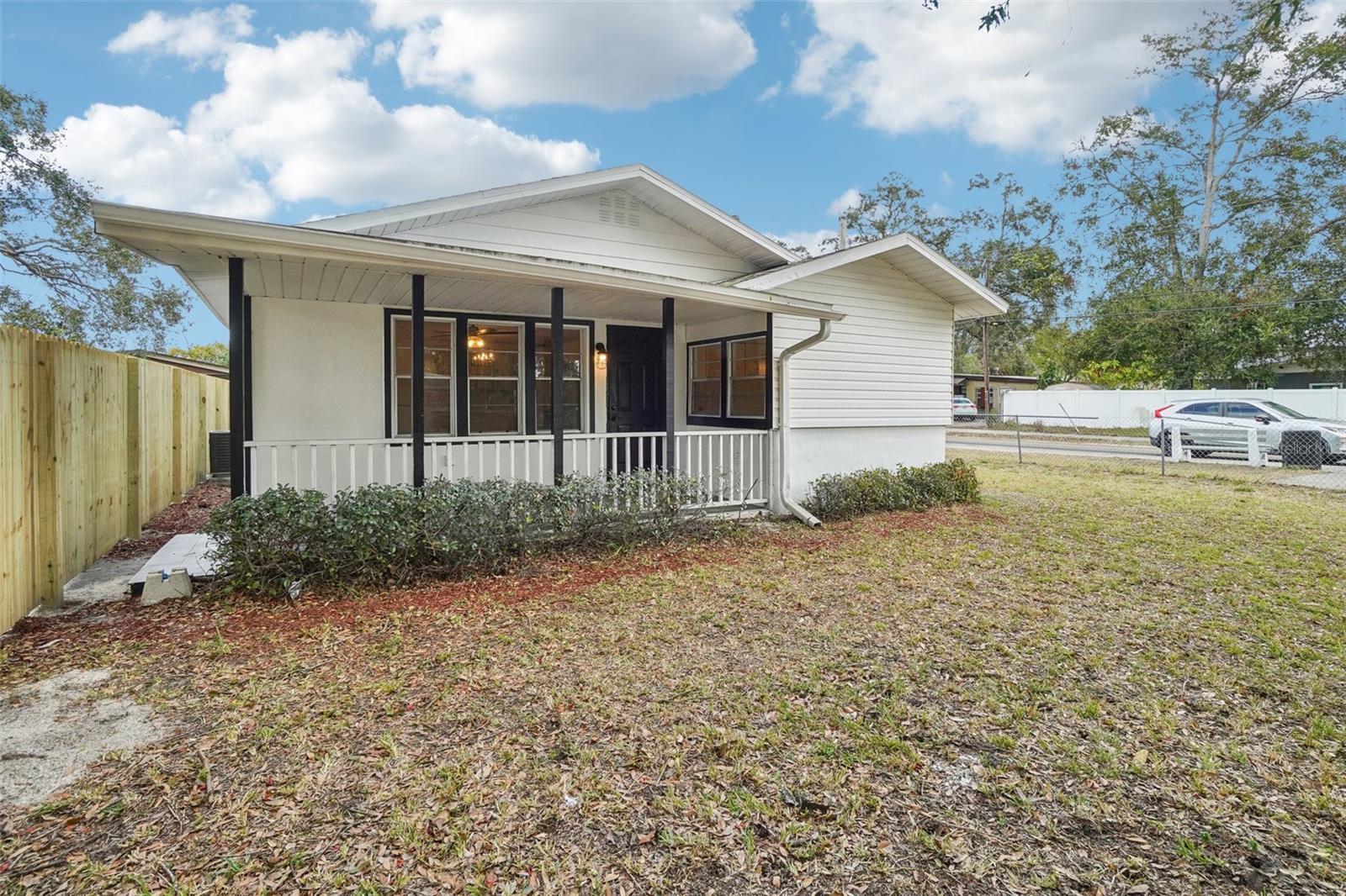 1424 E BOUGAINVILLEA AVE, TAMPA, FL, 33612