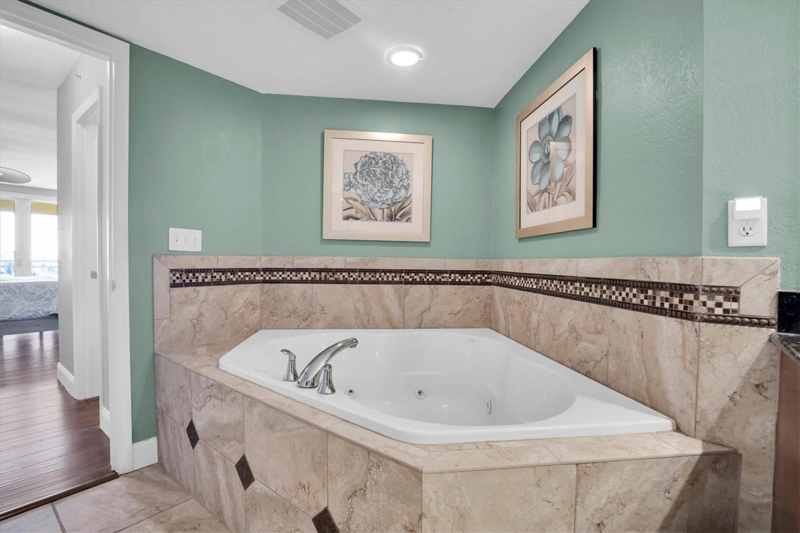 5353 GULF BLVD #B103, ST PETE BEACH, FL, 33706