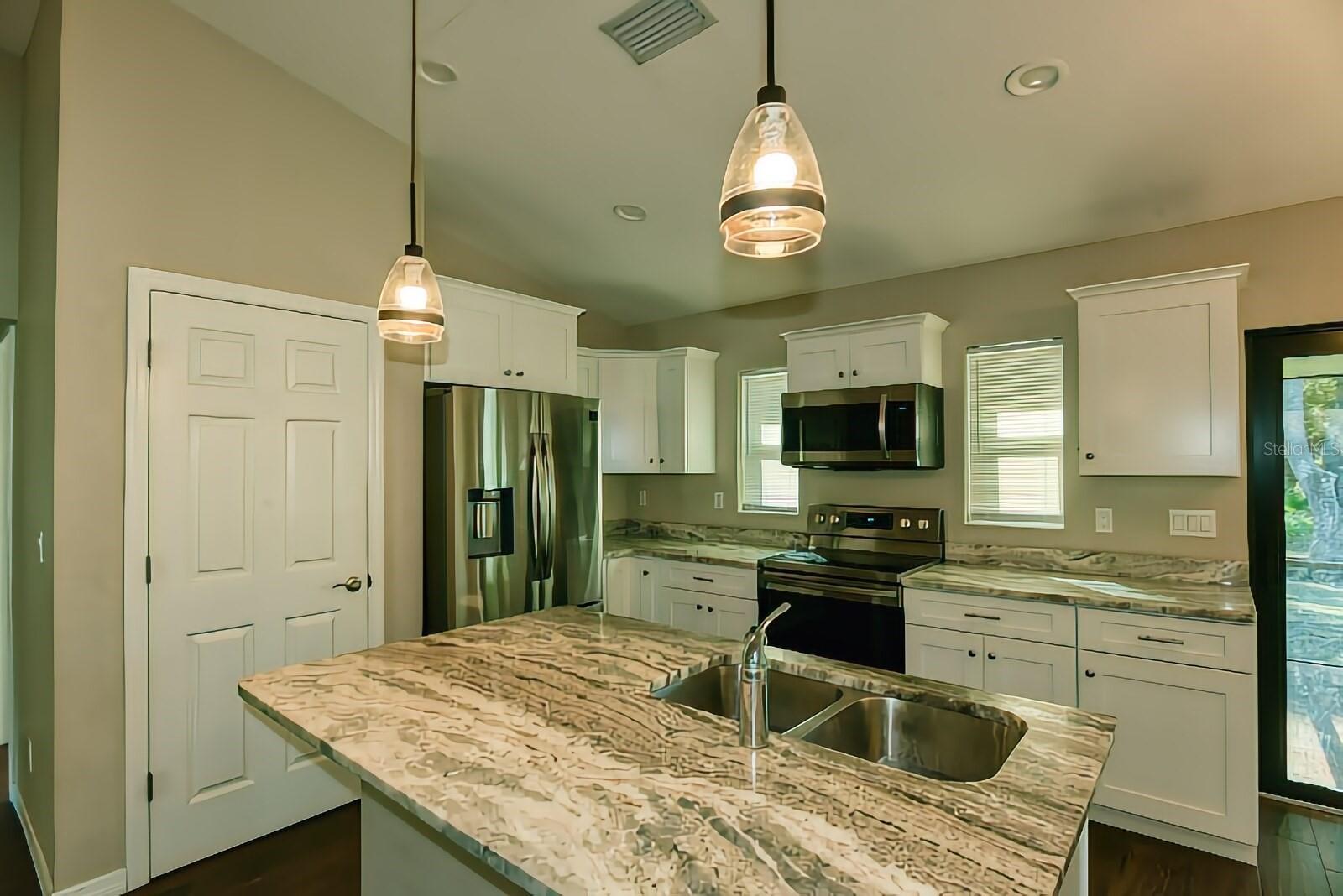 1101 VICTORIA AVE, PORT CHARLOTTE, FL, 33948
