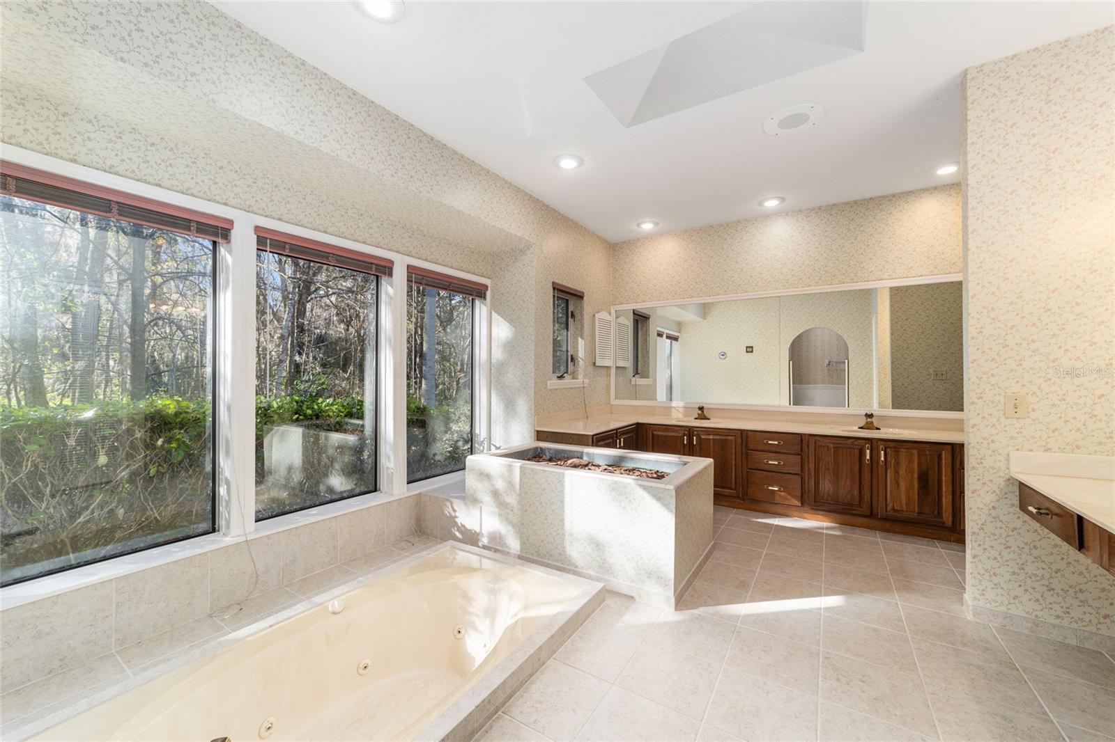 2738 SW 9TH DR, GAINESVILLE, FL, 32601