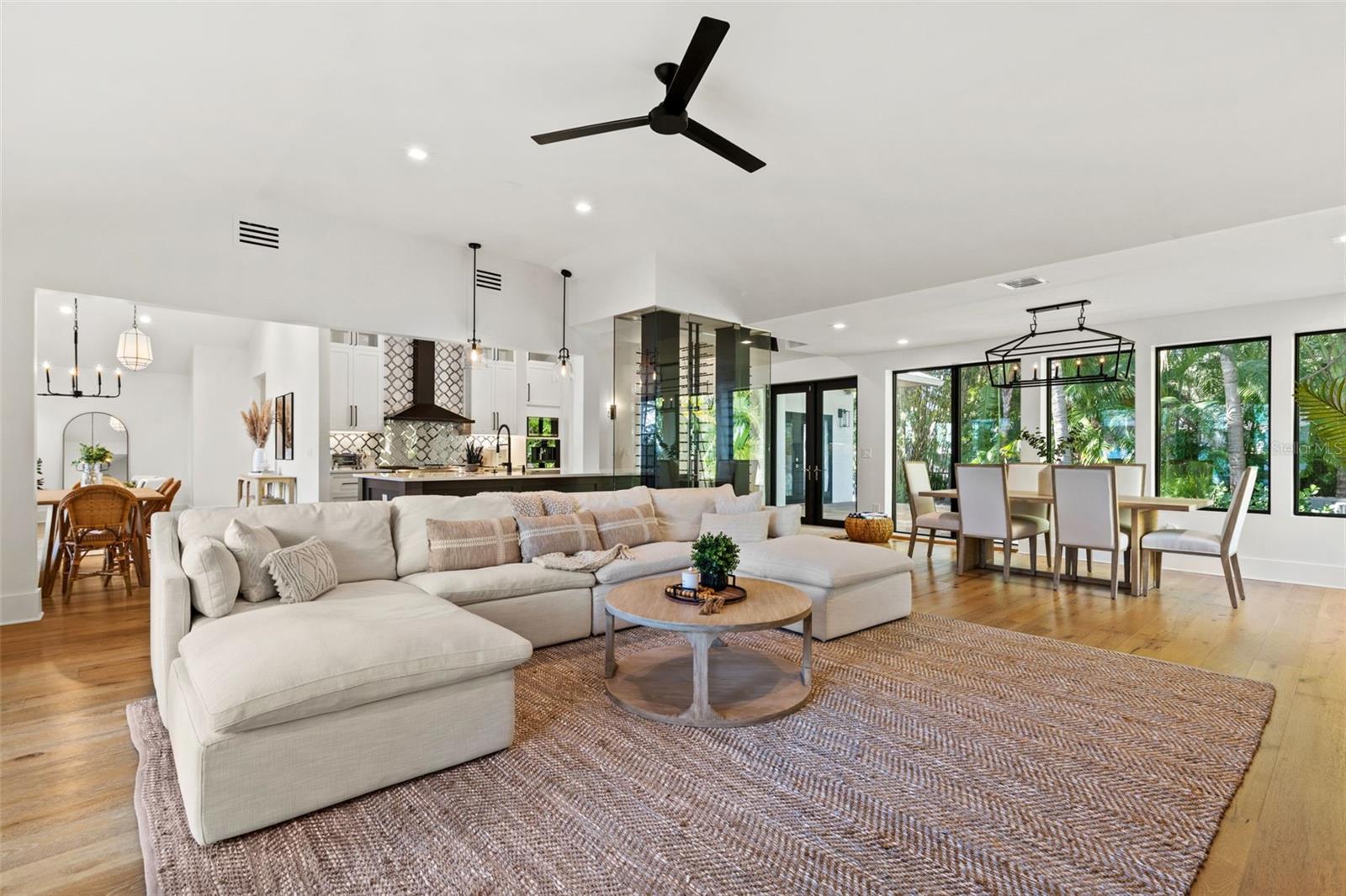 416 CHANNEL DR, TAMPA, FL, 33606