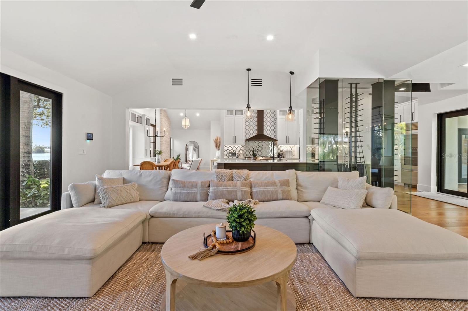 416 CHANNEL DR, TAMPA, FL, 33606