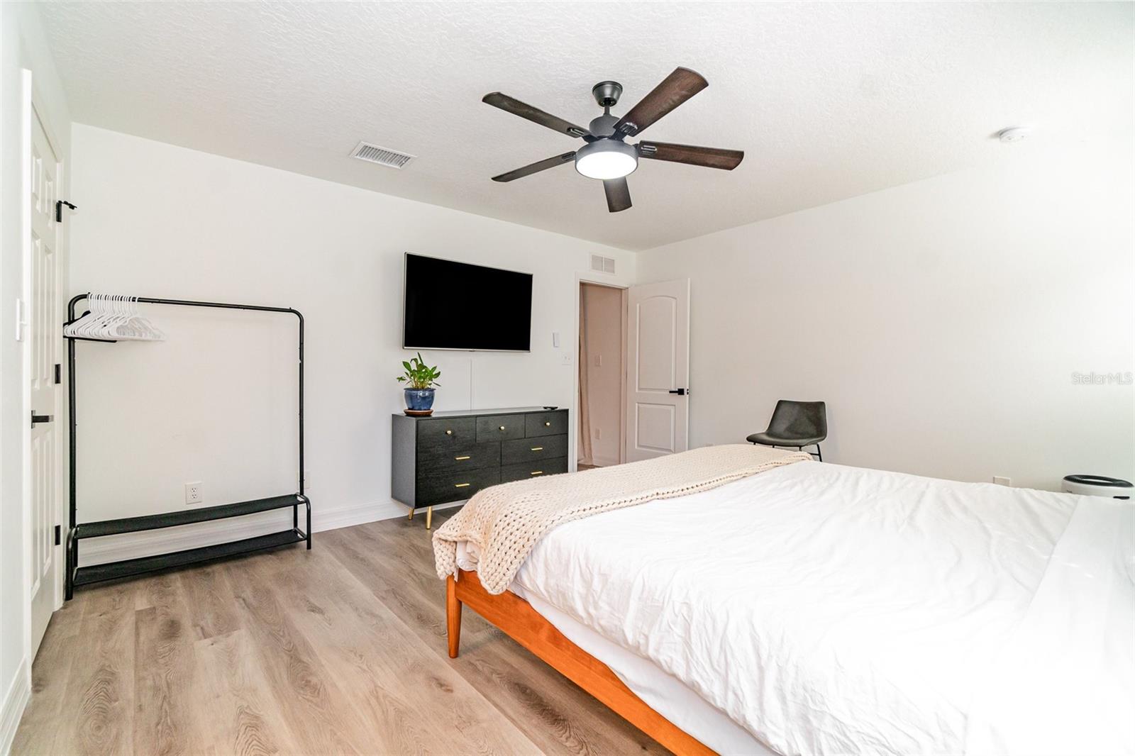 701 GRANT AVE, MOUNT DORA, FL, 32757