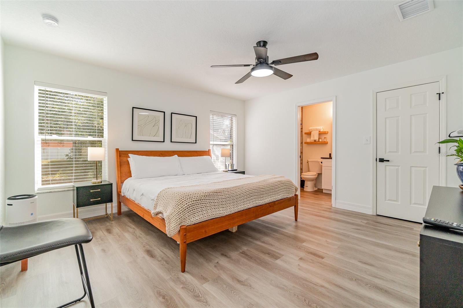 701 GRANT AVE, MOUNT DORA, FL, 32757