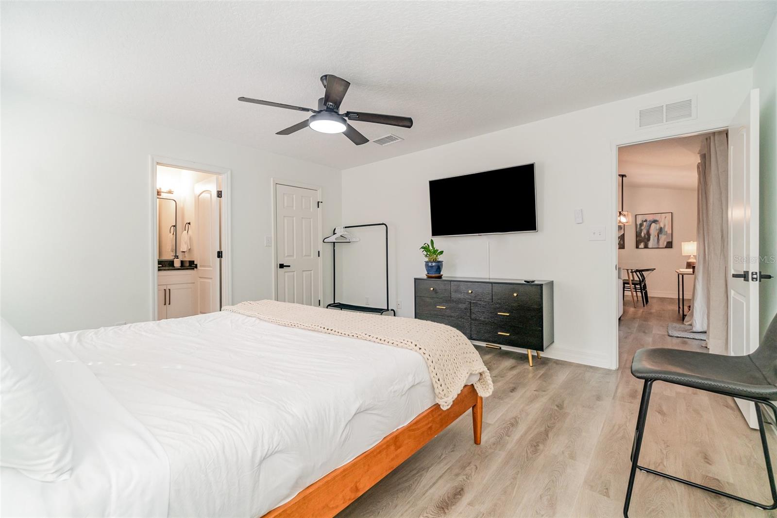 701 GRANT AVE, MOUNT DORA, FL, 32757