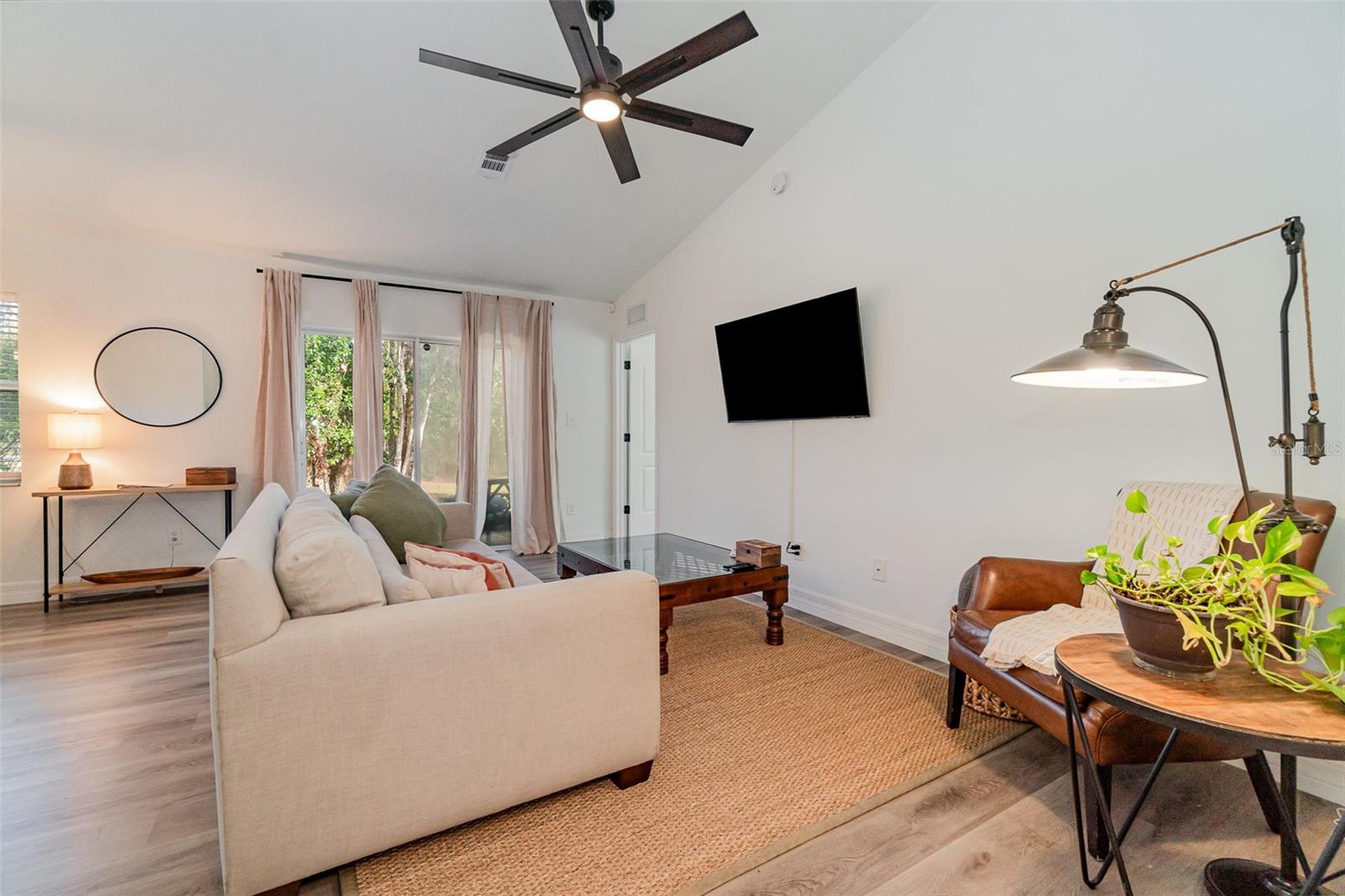 701 GRANT AVE, MOUNT DORA, FL, 32757