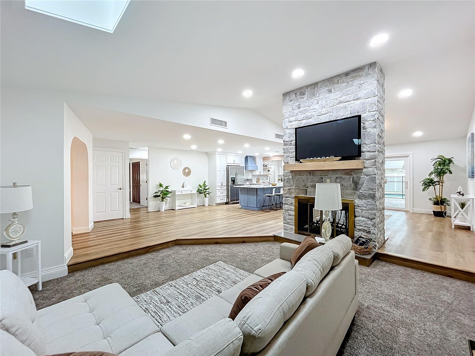 3005 ENISGLEN DR, PALM HARBOR, FL, 34683
