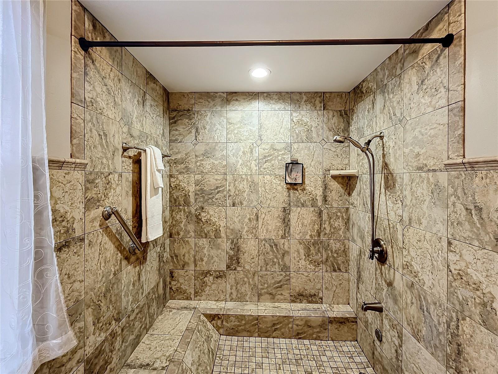 3005 ENISGLEN DR, PALM HARBOR, FL, 34683