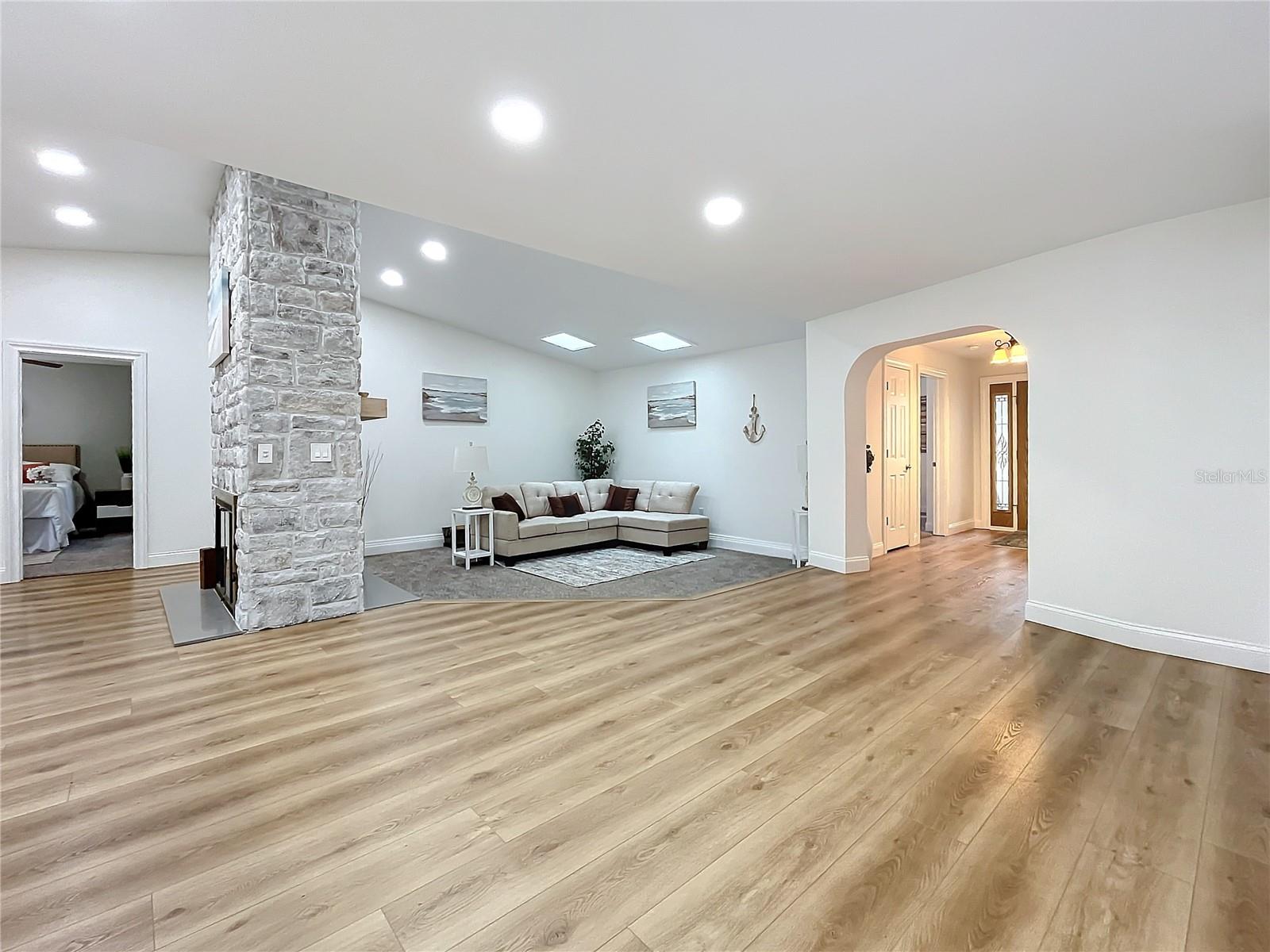 3005 ENISGLEN DR, PALM HARBOR, FL, 34683