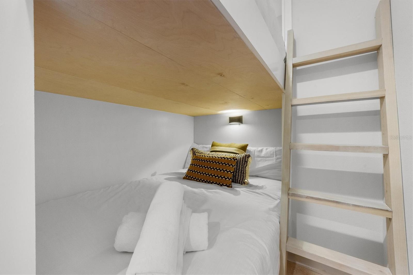 512 BAYVIEW PL, ANNA MARIA, FL, 34216