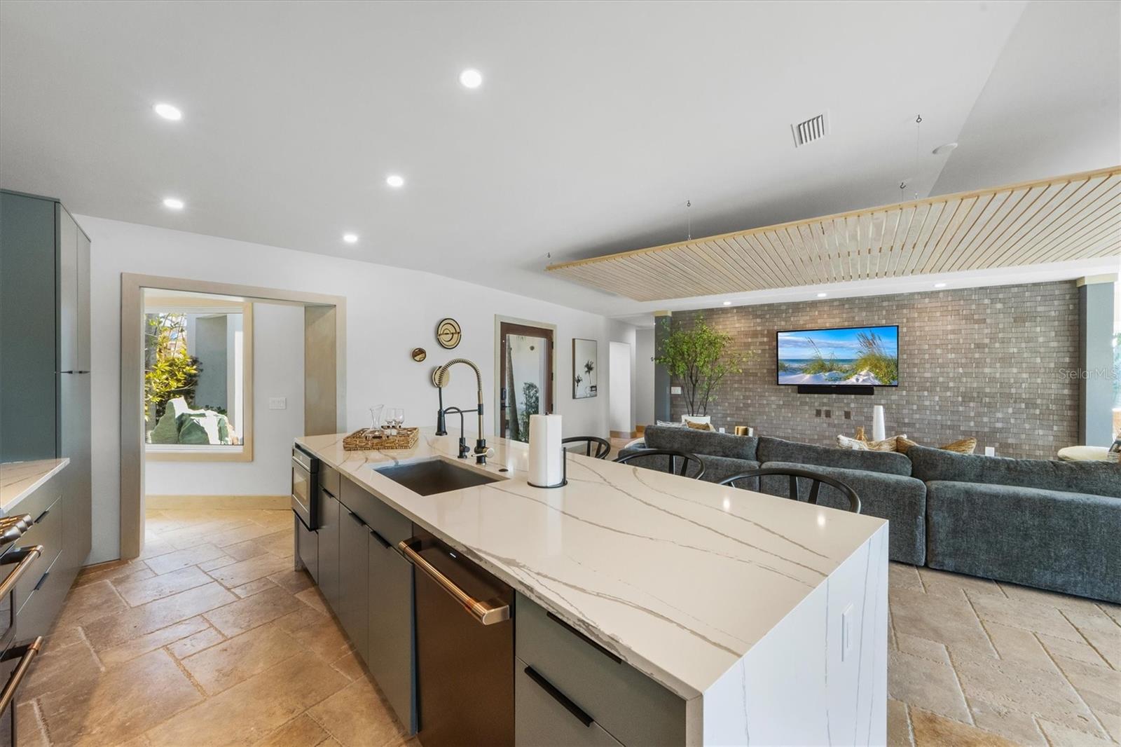 512 BAYVIEW PL, ANNA MARIA, FL, 34216