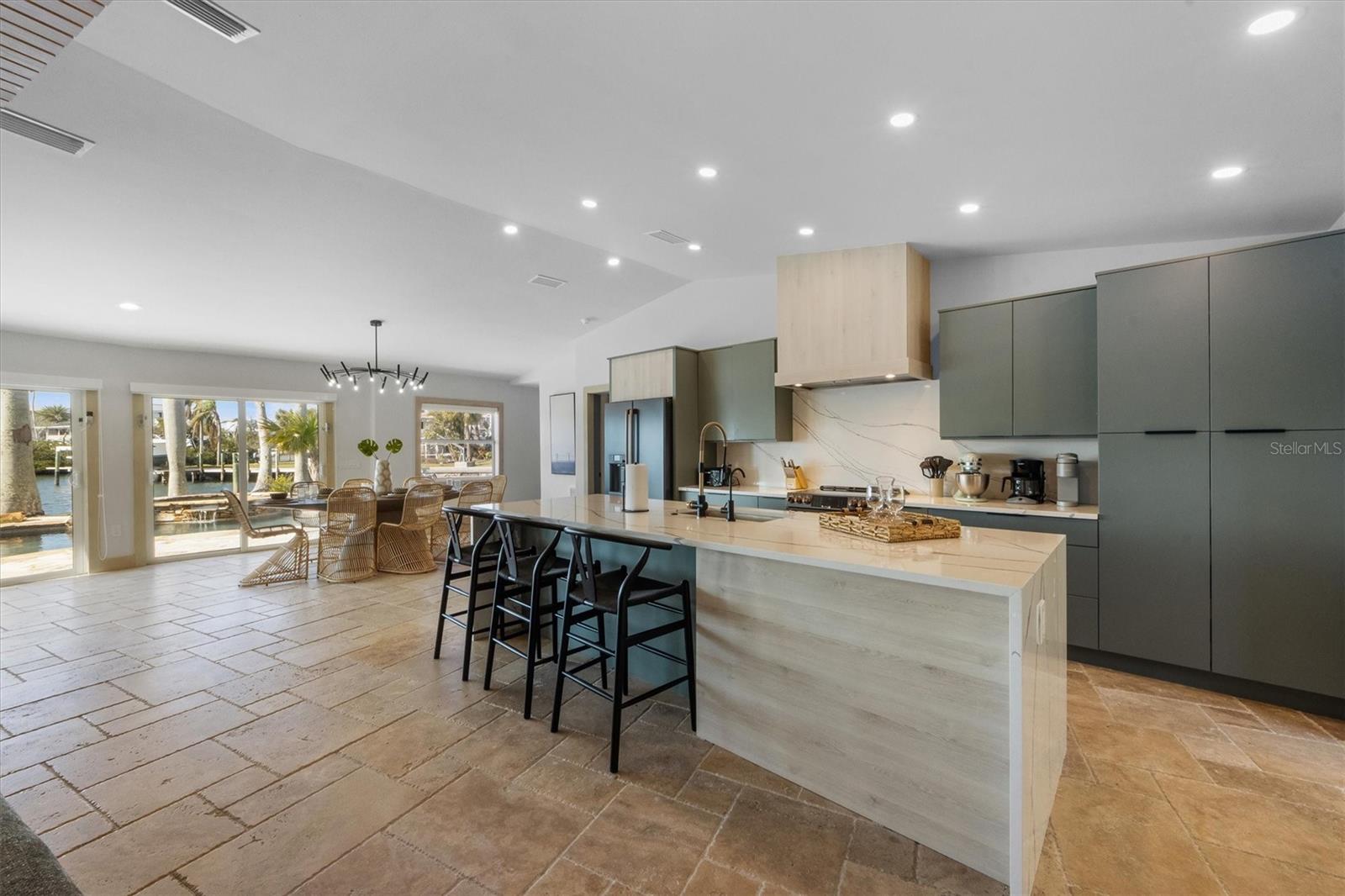 512 BAYVIEW PL, ANNA MARIA, FL, 34216