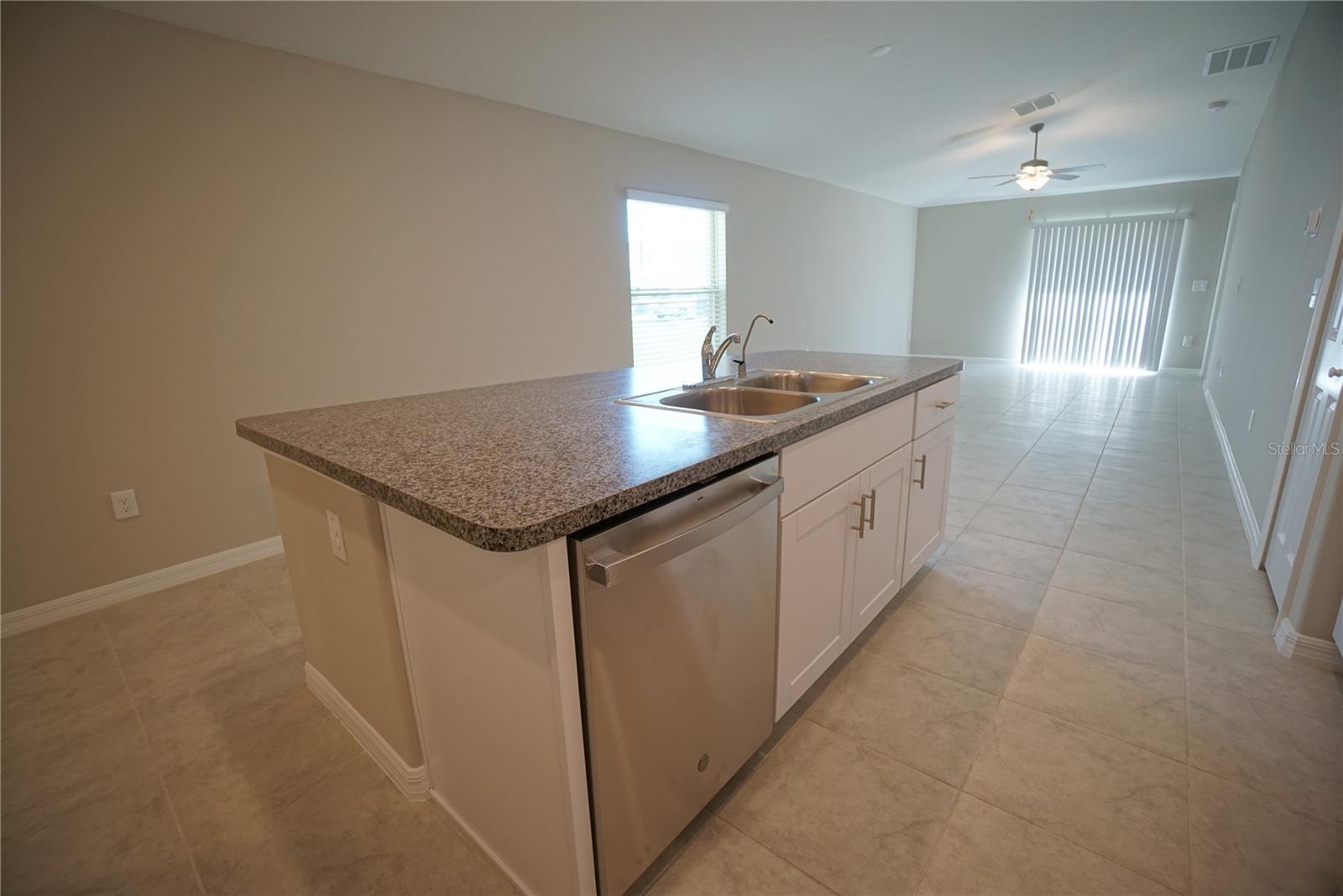 7050 SAMUEL IVY DR, TAMPA, FL, 33619