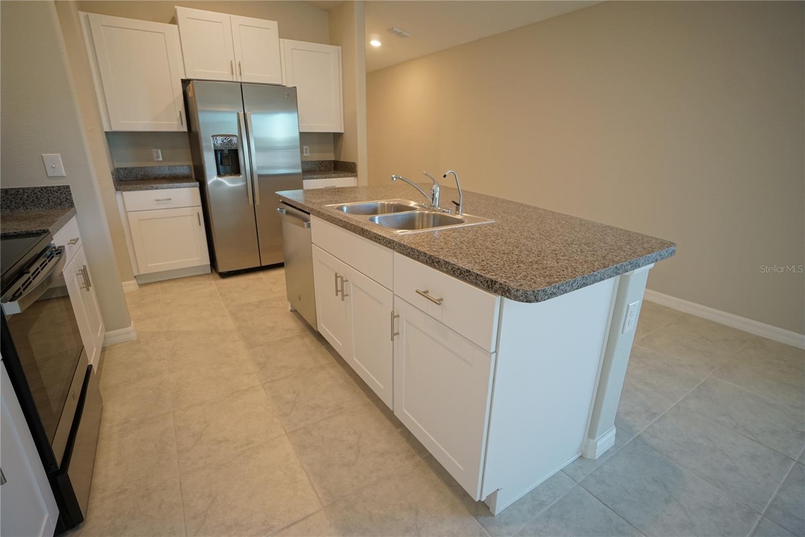 7050 SAMUEL IVY DR, TAMPA, FL, 33619