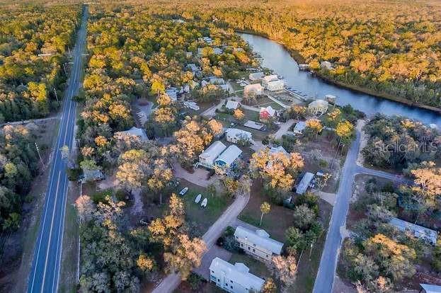 204 VIRGINIA AVE, STEINHATCHEE, FL, 32359