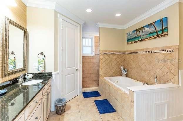 204 VIRGINIA AVE, STEINHATCHEE, FL, 32359
