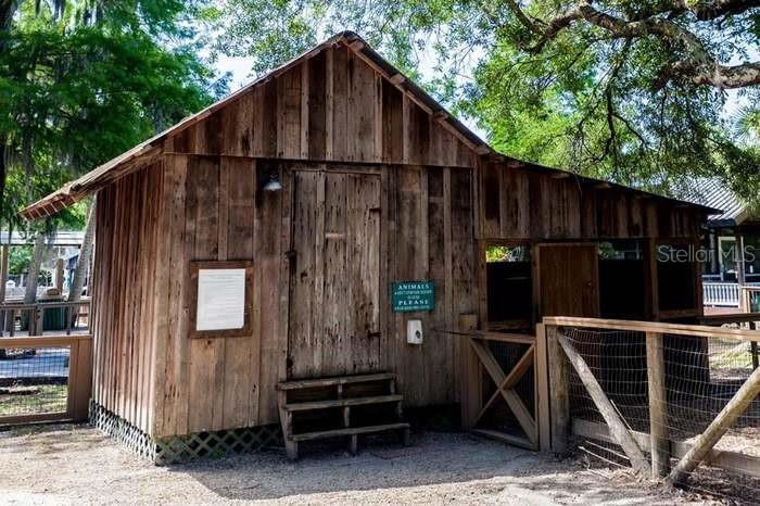 204 VIRGINIA AVE, STEINHATCHEE, FL, 32359