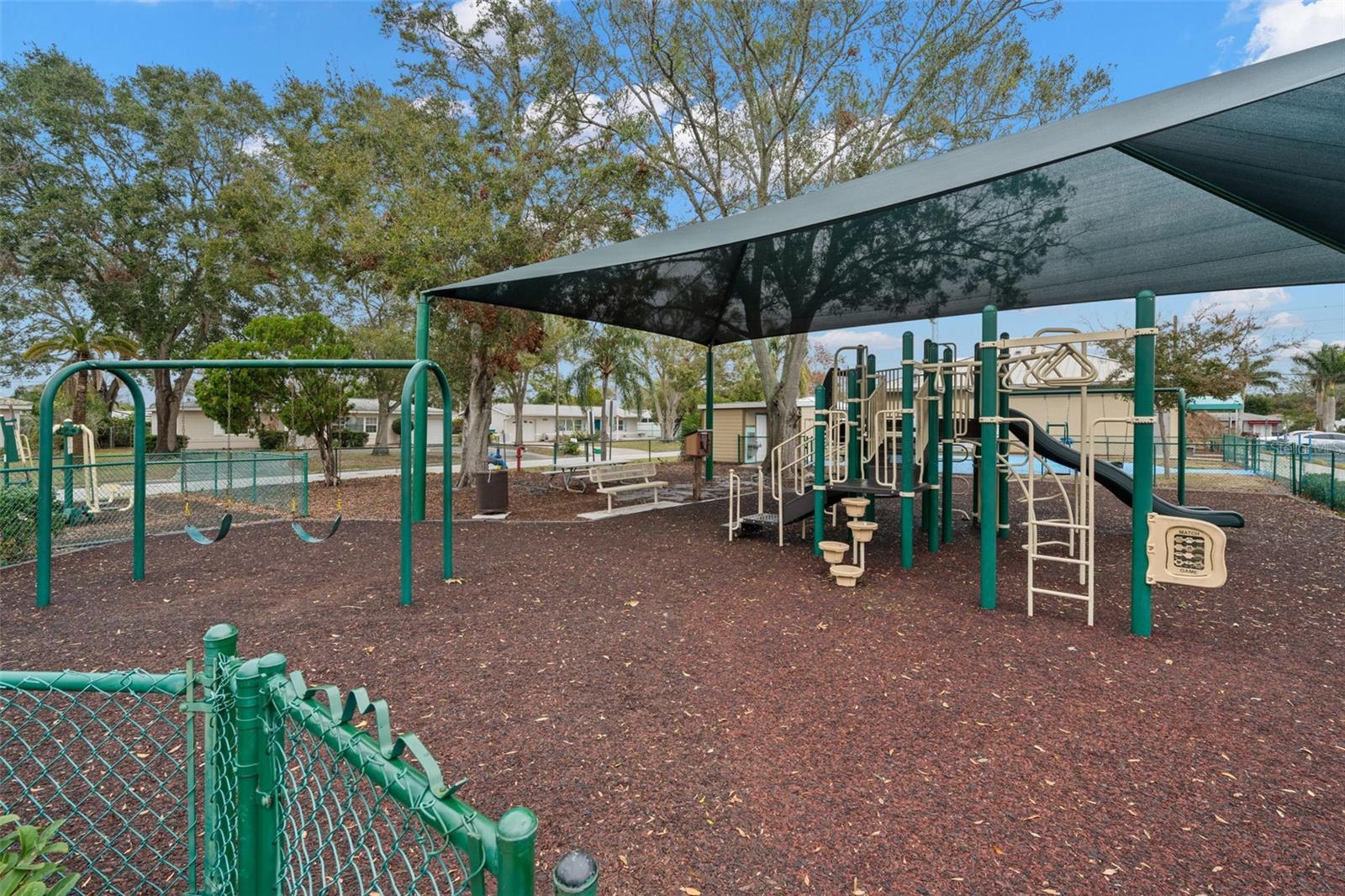 5871 49TH AVE N, KENNETH CITY, FL, 33709