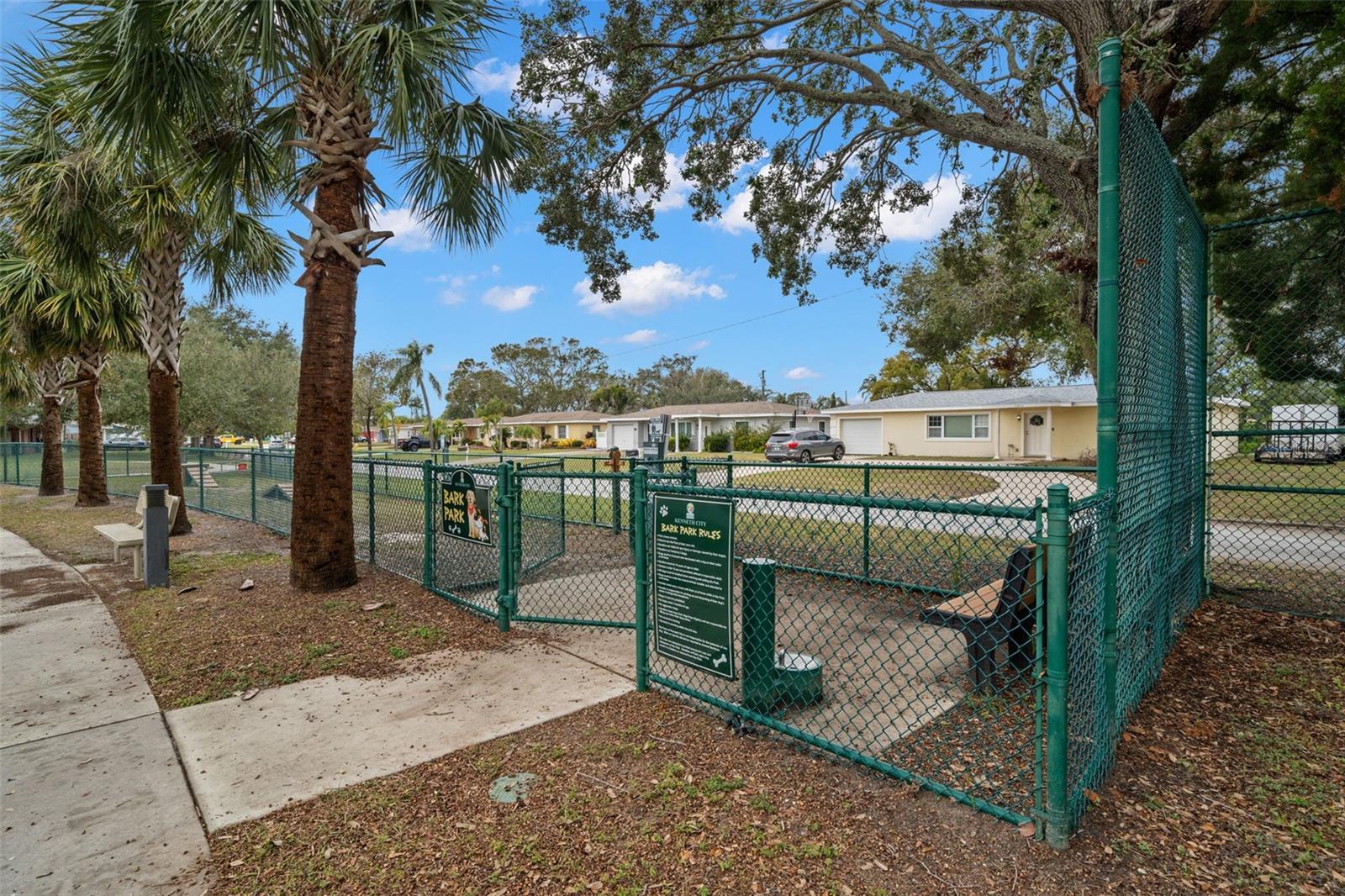 5871 49TH AVE N, KENNETH CITY, FL, 33709