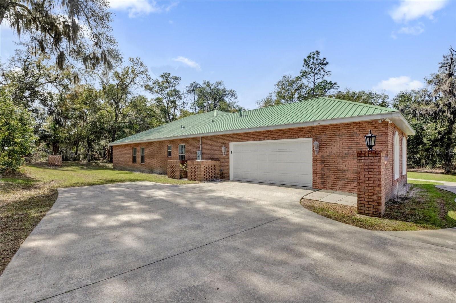 1908 S FARM RD, DELAND, FL, 32720