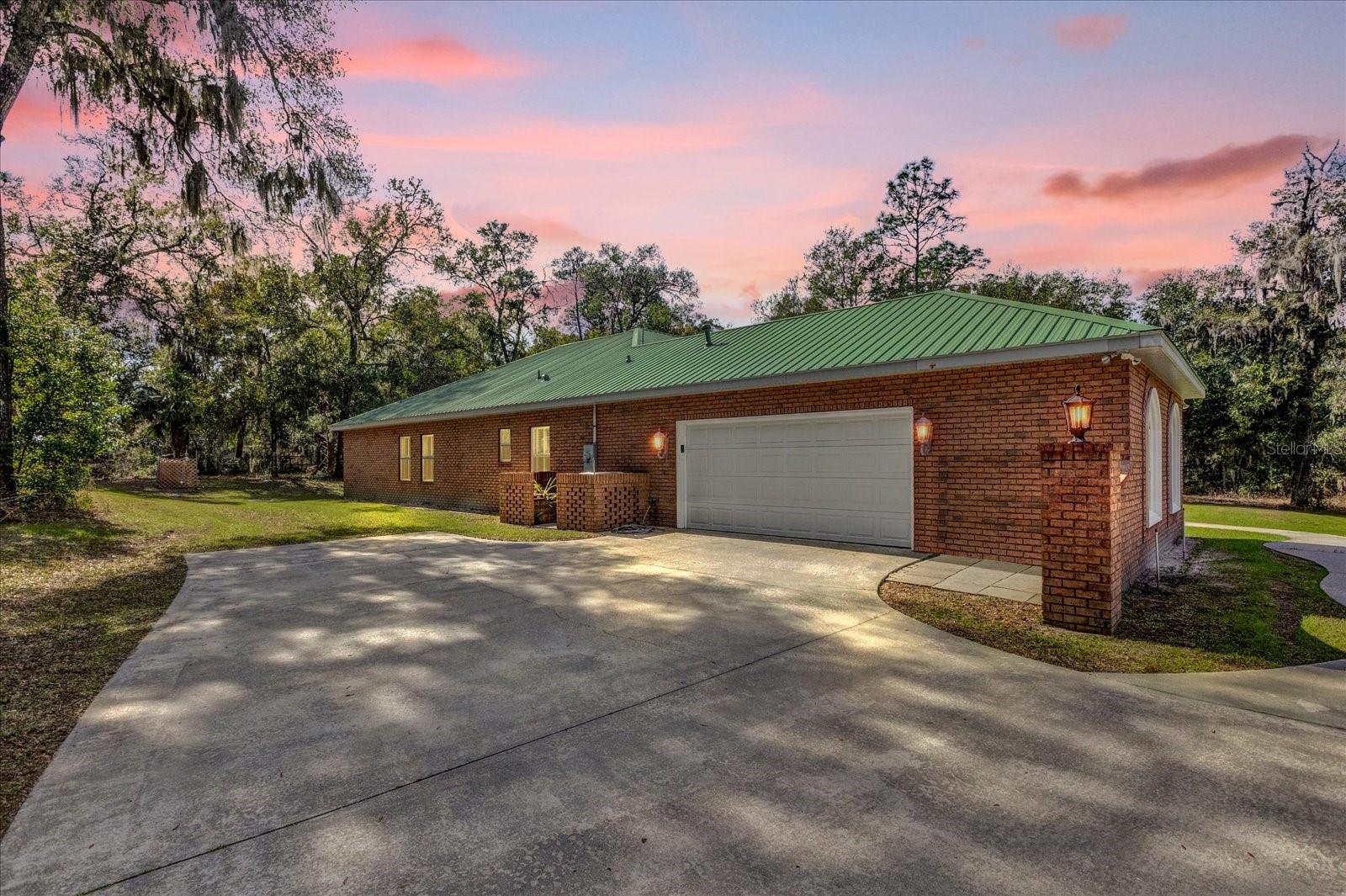 1908 S FARM RD, DELAND, FL, 32720