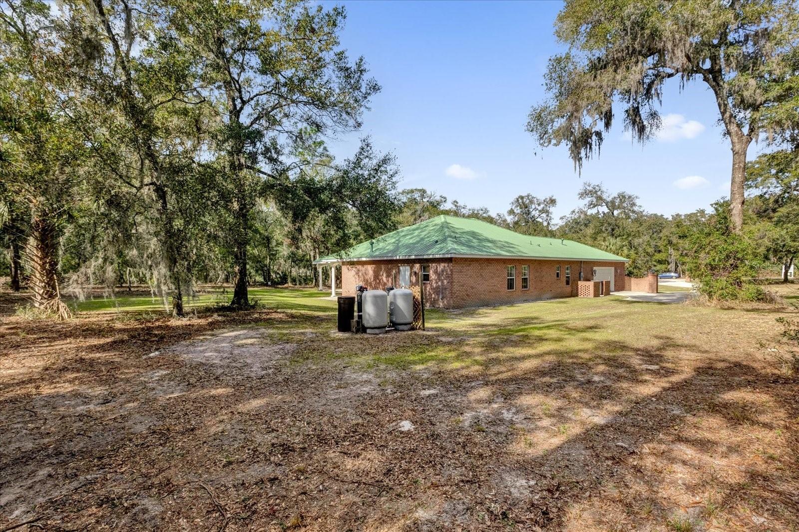 1908 S FARM RD, DELAND, FL, 32720