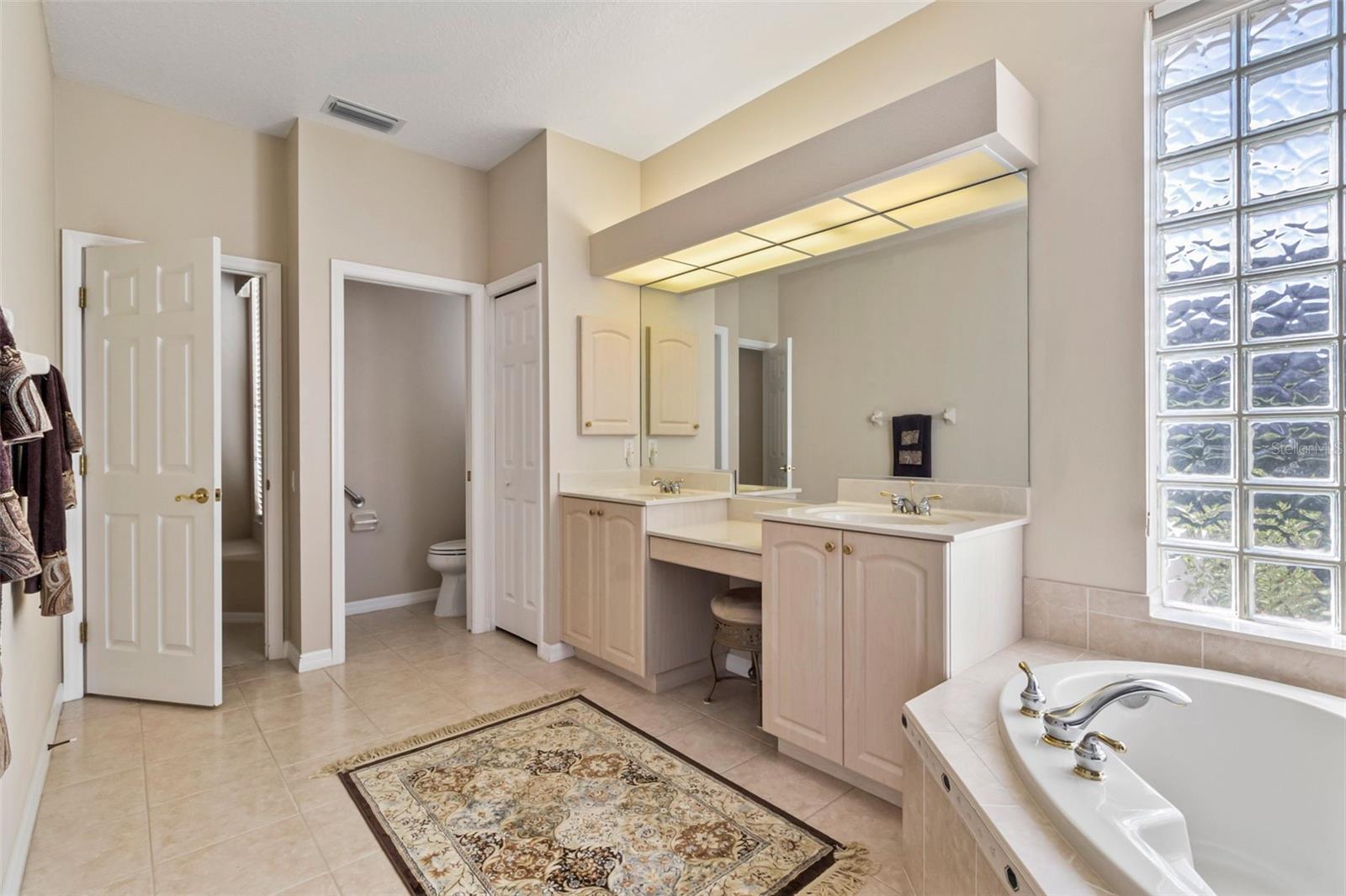 2115 CALUSA LAKES BLVD, NOKOMIS, FL, 34275