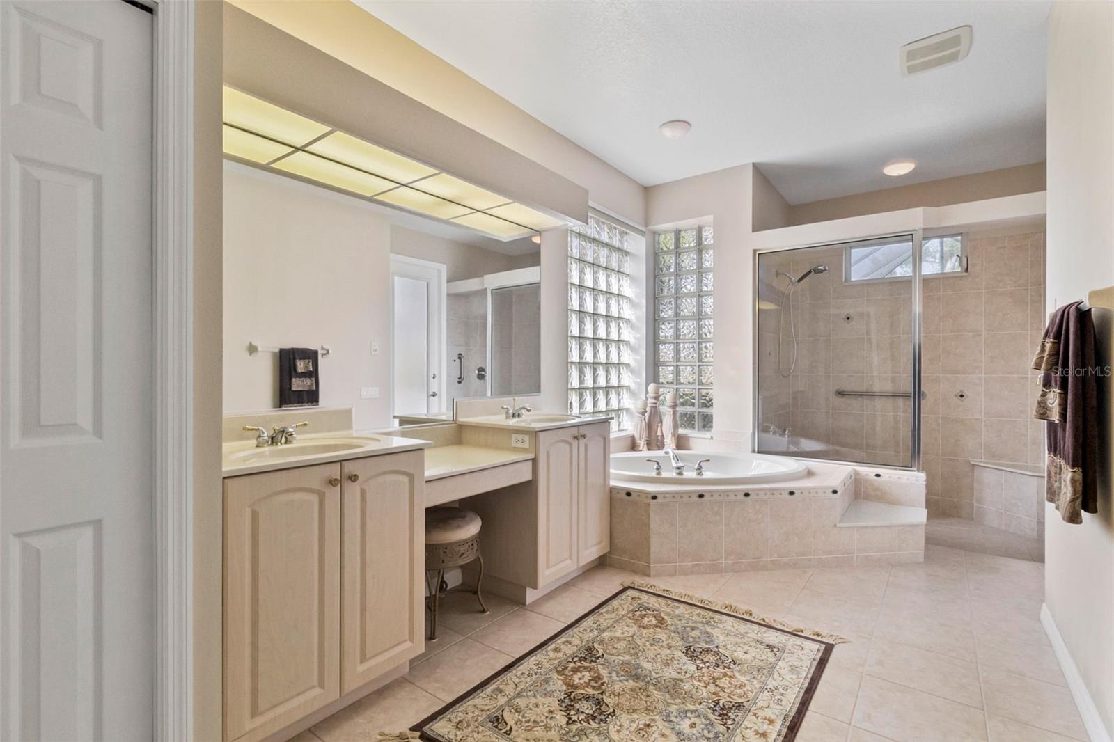 2115 CALUSA LAKES BLVD, NOKOMIS, FL, 34275