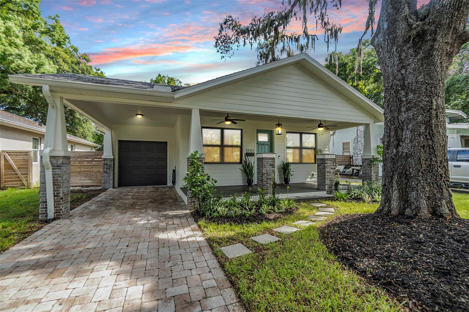 1210 E MOHAWK AVE, TAMPA, FL, 33604