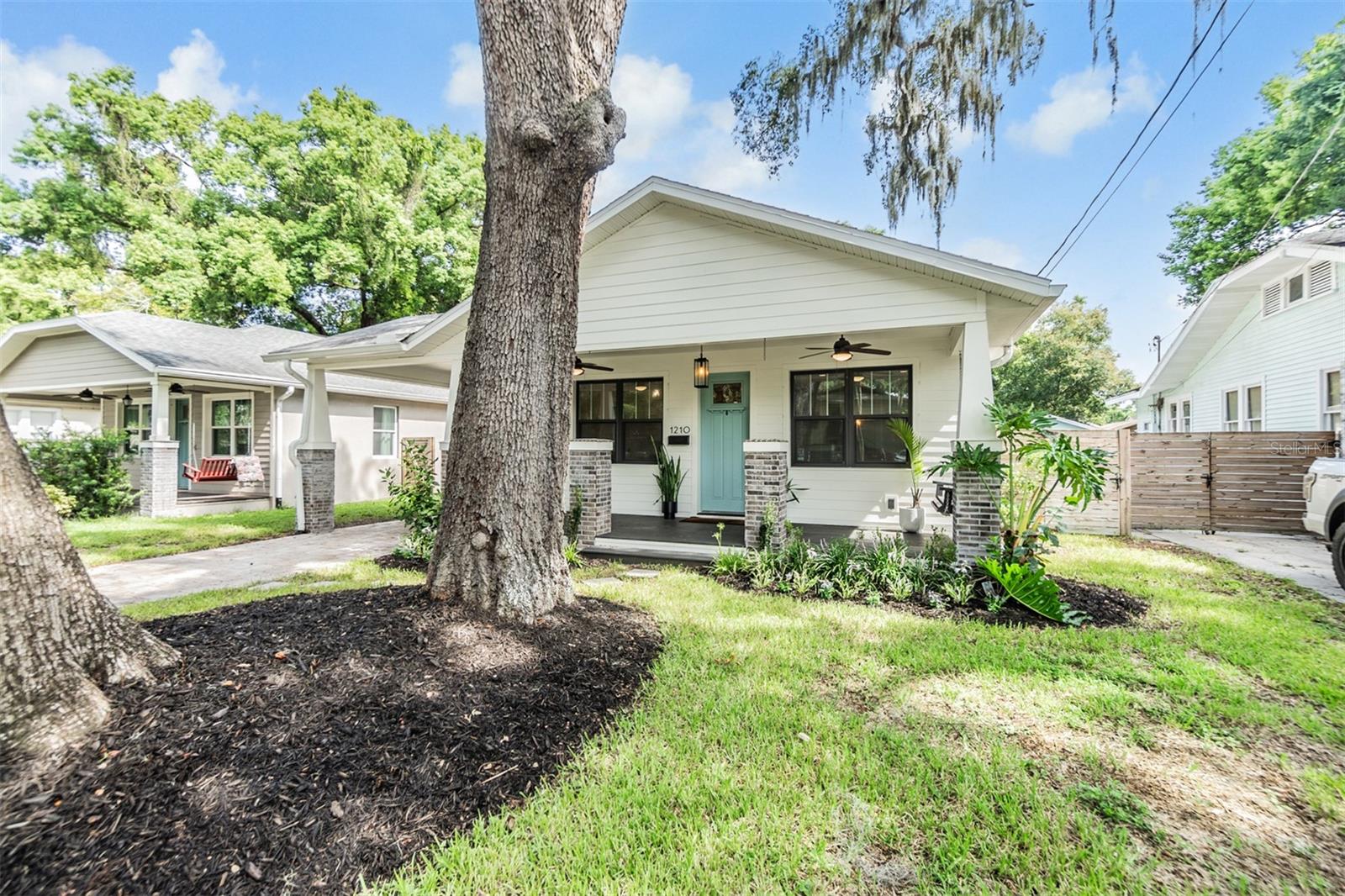 1210 E MOHAWK AVE, TAMPA, FL, 33604