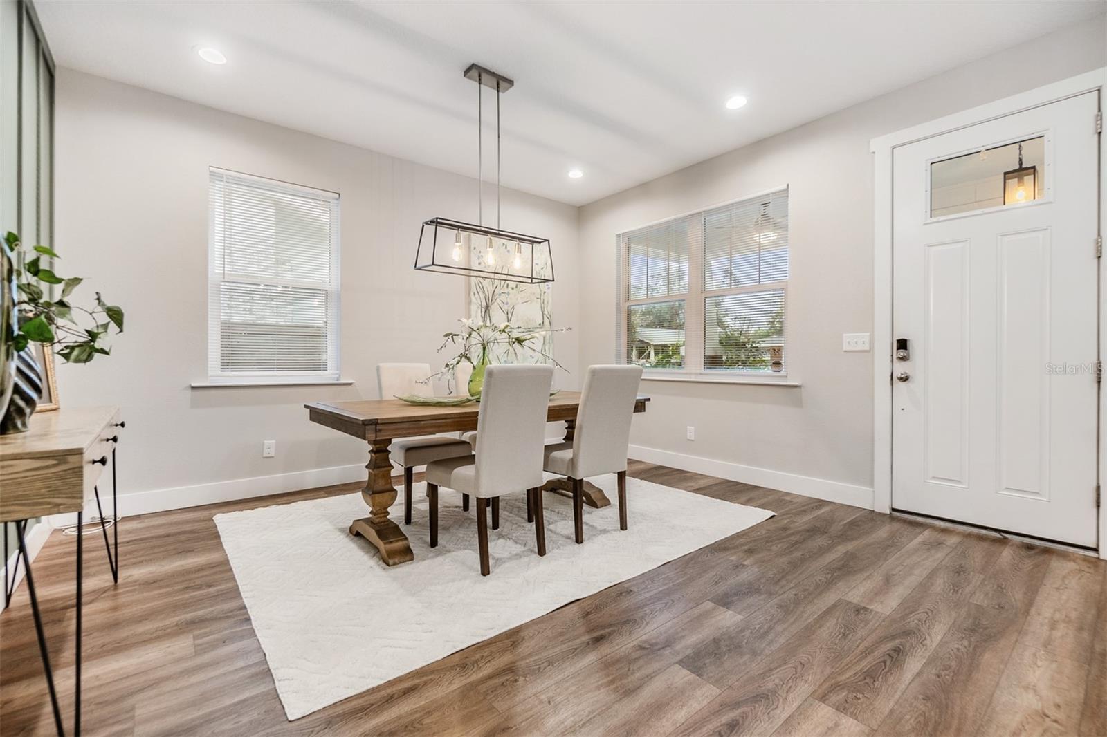 1210 E MOHAWK AVE, TAMPA, FL, 33604
