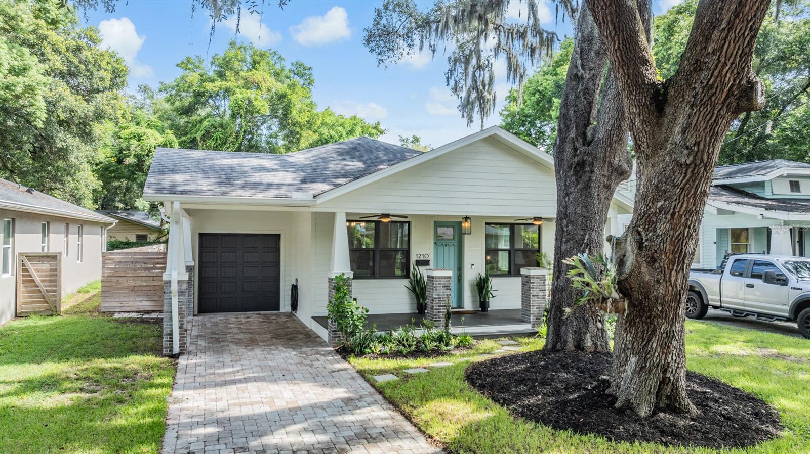 1210 E MOHAWK AVE, TAMPA, FL, 33604