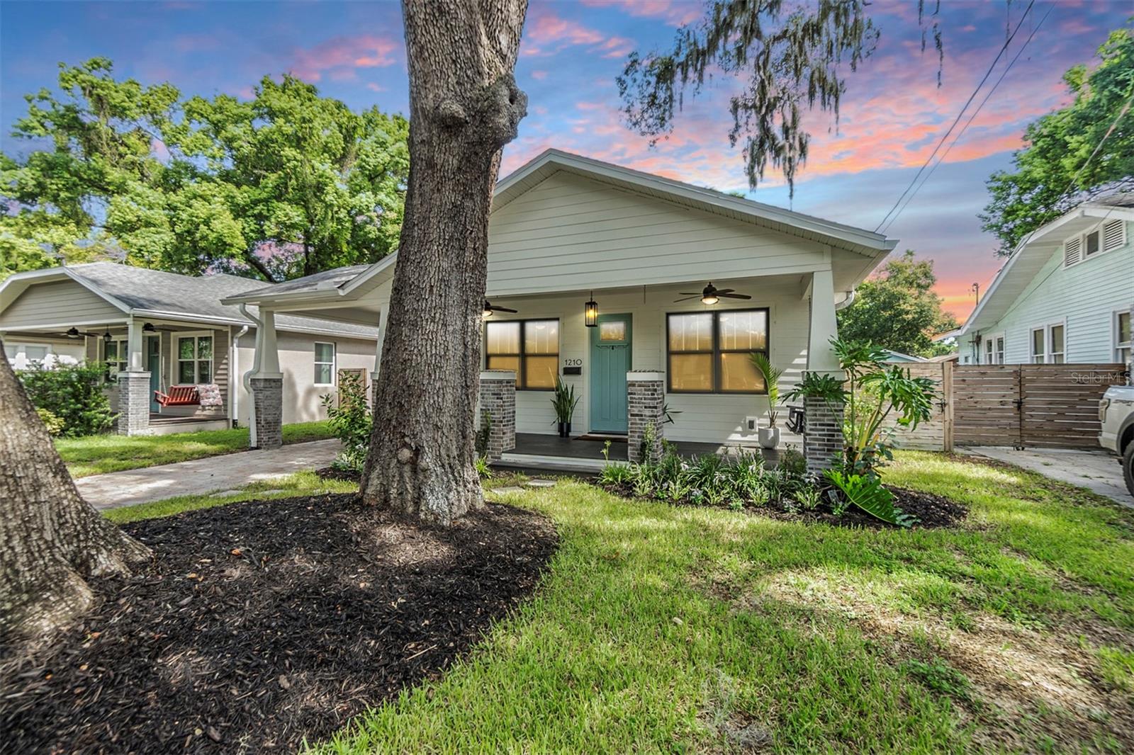 1210 E MOHAWK AVE, TAMPA, FL, 33604