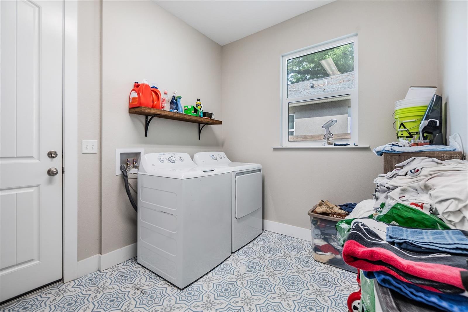 1210 E MOHAWK AVE, TAMPA, FL, 33604