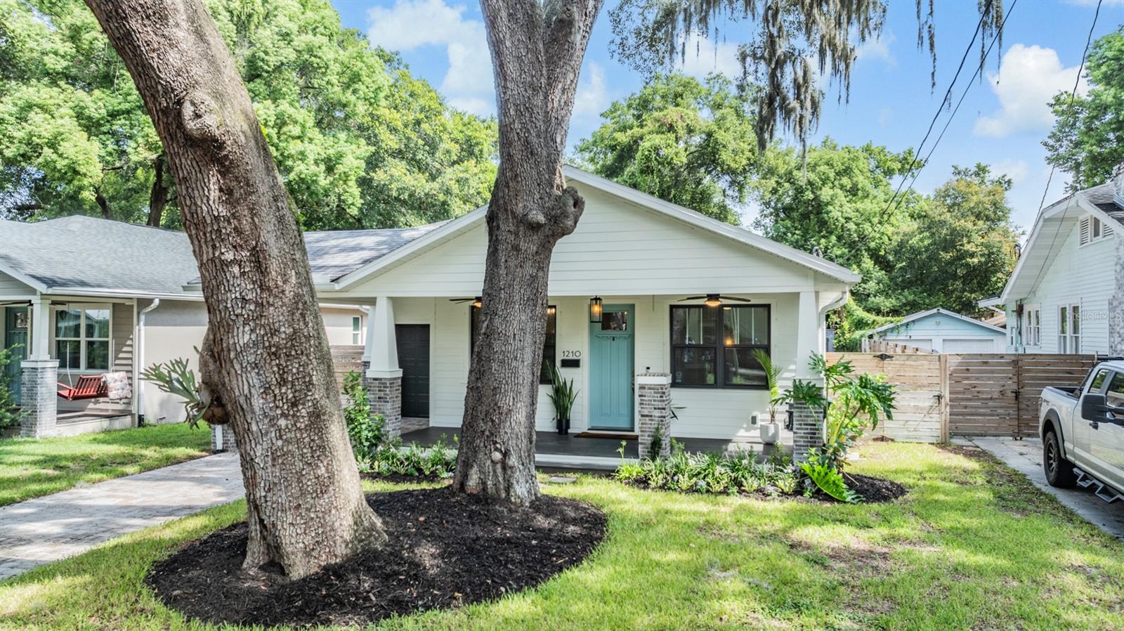 1210 E MOHAWK AVE, TAMPA, FL, 33604